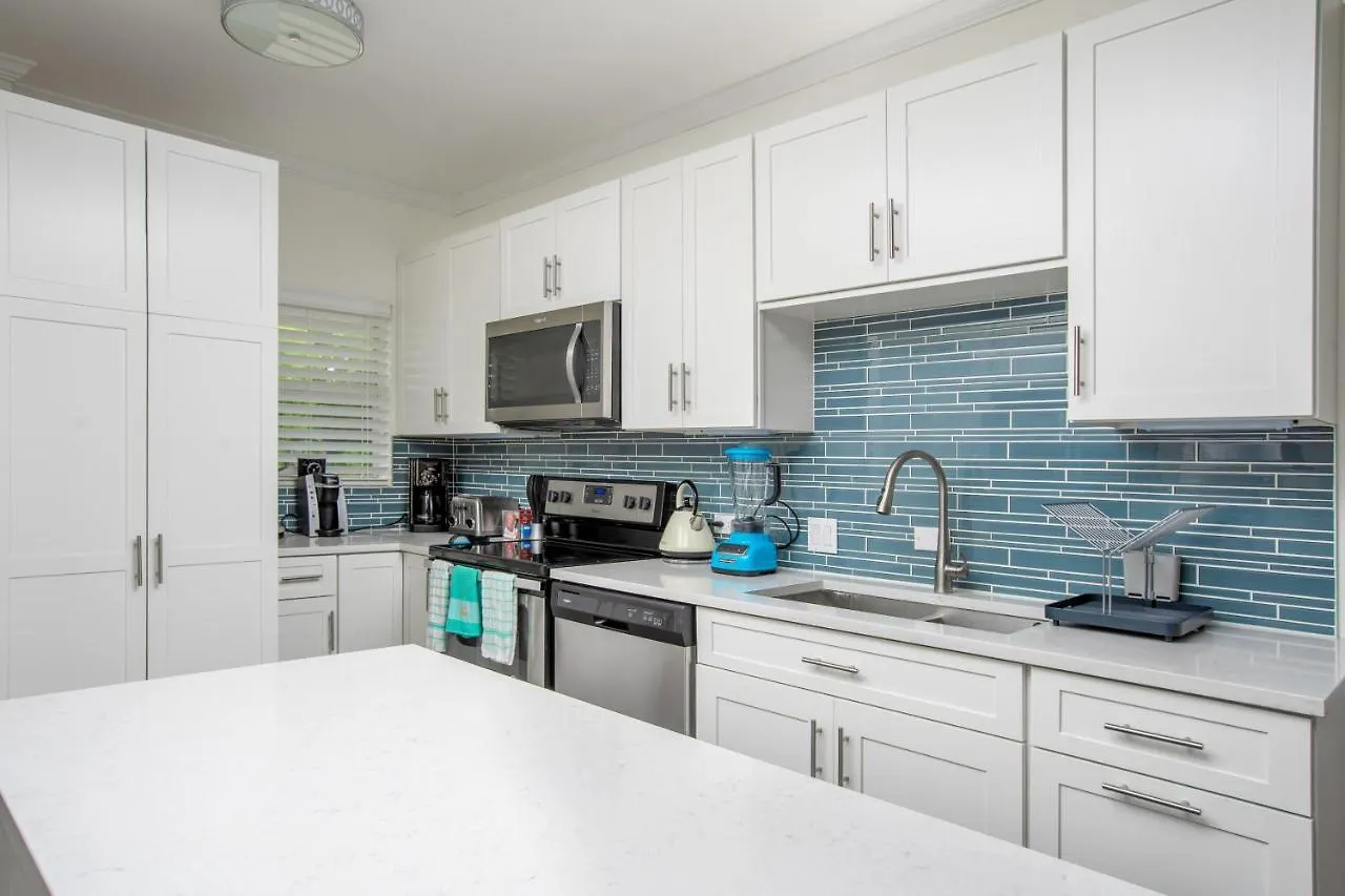 Beach Living At Plantation Village Blgs George Town Apartment